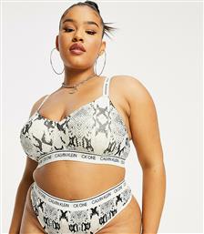 Calvin Klein Plus Size CK One Cotton lightly lined bralette in snake print-Cream από το Asos