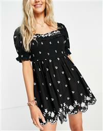 River Island ditsy floral embroidered beach mini dress in black από το Asos